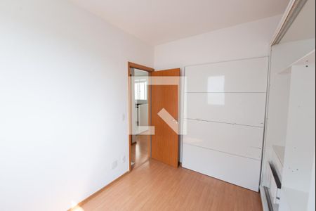 Quarto 1 de apartamento para alugar com 2 quartos, 40m² em  Granjas Santa Terezinha, Taubaté