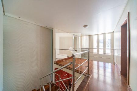 Hall da Escada de casa à venda com 2 quartos, 210m² em Vila Assunção, Santo André