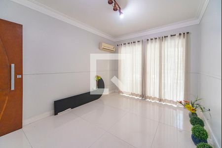 Sala de TV de casa à venda com 2 quartos, 210m² em Vila Assunção, Santo André