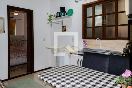 Sala / Cozinha de apartamento para alugar com 1 quarto, 29m² em Lagoa da Conceição, Florianópolis