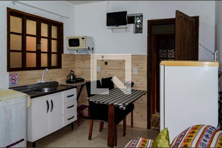 Sala / Cozinha de apartamento para alugar com 1 quarto, 29m² em Lagoa da Conceição, Florianópolis