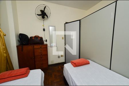 Quarto1 de casa à venda com 3 quartos, 400m² em Santa Efigênia, Belo Horizonte