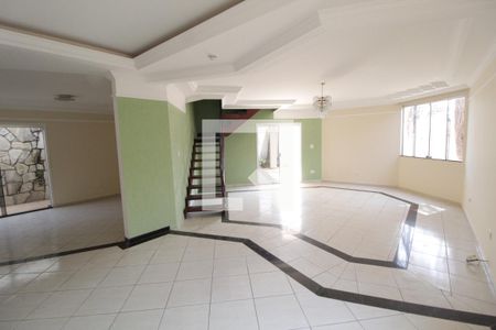 Sala 1 de casa para alugar com 4 quartos, 201m² em Santa Mônica, Uberlândia