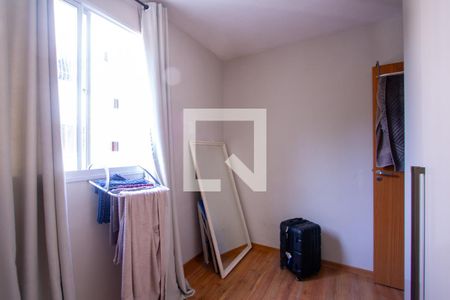 Quarto 2 de apartamento para alugar com 2 quartos, 47m² em Tribobó, São Gonçalo