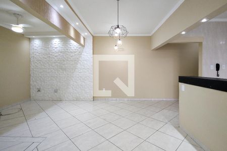 Sala de apartamento para alugar com 2 quartos, 92m² em Guilhermina, Praia Grande