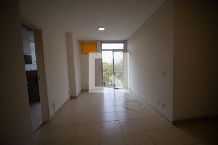 Sala de apartamento à venda com 2 quartos, 58m² em Barra da Tijuca, Rio de Janeiro