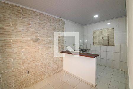 Sala de casa para alugar com 1 quarto, 40m² em Vargem Pequena, Rio de Janeiro