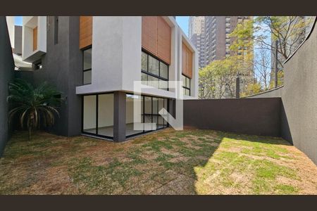 Foto 01 de casa à venda com 4 quartos, 350m² em Jardim Panorama, São Paulo