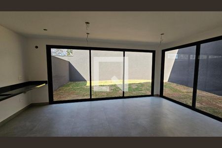 Foto 16 de casa à venda com 4 quartos, 350m² em Jardim Panorama, São Paulo