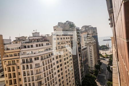 Quarto vista da janela de kitnet/studio para alugar com 1 quarto, 32m² em Centro, Rio de Janeiro