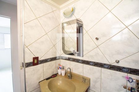 Banheiro de apartamento para alugar com 2 quartos, 55m² em Bandeiras, Osasco