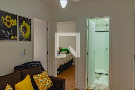 Sala de apartamento para alugar com 2 quartos, 33m² em Jardim Itacolomi, São Paulo