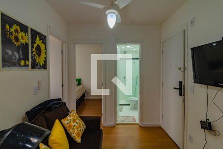 Sala de apartamento para alugar com 2 quartos, 33m² em Jardim Itacolomi, São Paulo