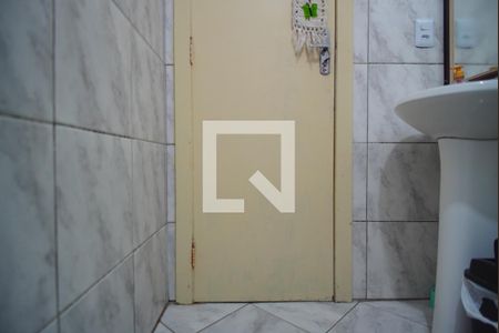 Banheiro Corredor de apartamento para alugar com 1 quarto, 36m² em Parque Santa Fé, Porto Alegre