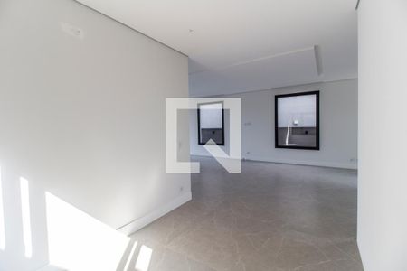 Sala de TV de casa de condomínio à venda com 4 quartos, 350m² em Parque Sinai, Santana de Parnaíba