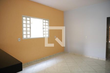 Sala de casa para alugar com 3 quartos, 220m² em Residencial Recanto do Bosque, Goiânia