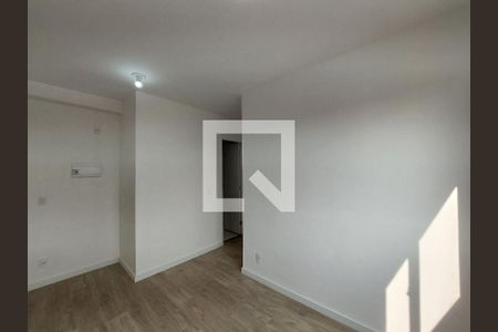 Sala de apartamento para alugar com 2 quartos, 36m² em Parque Alves de Lima, São Paulo