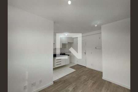 Sala de apartamento para alugar com 2 quartos, 36m² em Parque Alves de Lima, São Paulo