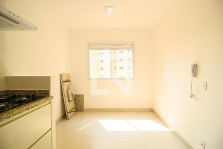 Sala/Cozinha  de apartamento para alugar com 2 quartos, 32m² em Colônia (zona Leste), São Paulo