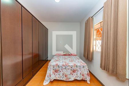 Quarto 1 de casa à venda com 3 quartos, 396m² em Barreiro, Belo Horizonte