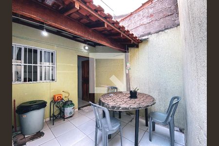 Quintal de casa à venda com 3 quartos, 110m² em Jardim Odete, São Paulo