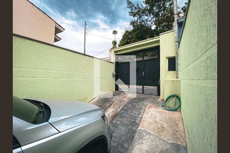 Quintal de casa à venda com 3 quartos, 110m² em Jardim Odete, São Paulo