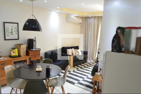 Sala  de apartamento para alugar com 3 quartos, 69m² em Taquara, Rio de Janeiro