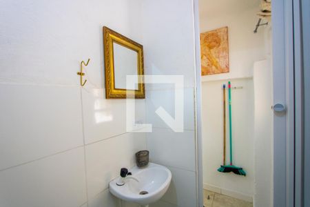 Banheiro de casa para alugar com 1 quarto, 20m² em Vila Suíça, Santo André