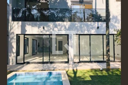 Casa à venda com 4 quartos, 300m² em Jardim Petropolis, São Paulo