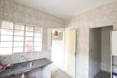 Cozinha de casa para alugar com 2 quartos, 180m² em Carajás, Uberlândia