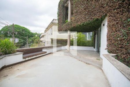 Casa à venda com 4 quartos, 700m² em Jardim Guedala, São Paulo