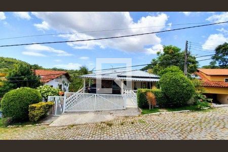 Casa à venda com 6 quartos, 299m² em Matapaca, Niterói