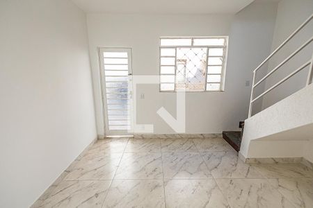 Sala de casa de condomínio à venda com 2 quartos, 60m² em Itapoã, Belo Horizonte