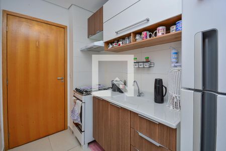 Cozinha de apartamento para alugar com 1 quarto, 28m² em Jardim Sabará, São Paulo