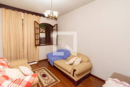 Sala de casa à venda com 3 quartos, 360m² em Vila Belem, Contagem