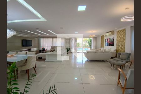 Sala de casa de condomínio à venda com 5 quartos, 600m² em Barra da Tijuca, Rio de Janeiro