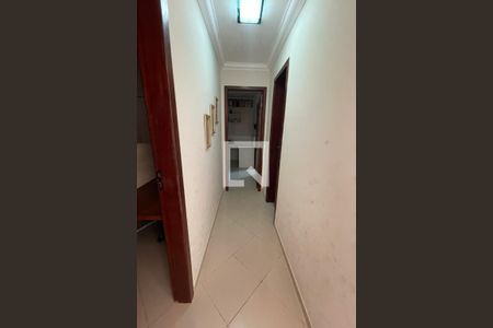 Corredor de apartamento para alugar com 3 quartos, 150m² em Jardim Vinte E Cinco de Agosto, Duque de Caxias