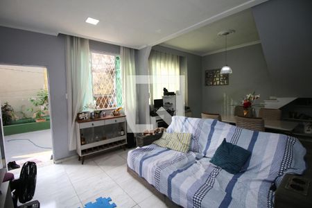 Sala de casa à venda com 3 quartos, 160m² em Brás de Pina, Rio de Janeiro