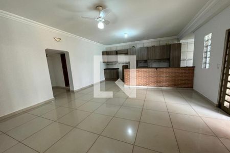 Sala de casa de condomínio para alugar com 3 quartos, 300m² em Condomínio Vista Alegre, Ribeirão Preto