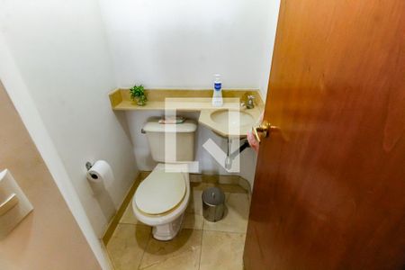 Lavabo de apartamento à venda com 4 quartos, 134m² em Vila Suzana, São Paulo