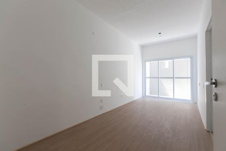 Sala / Quarto de kitnet/studio para alugar com 1 quarto, 26m² em Conjunto Residencial José Bonifácio, São Paulo