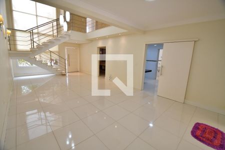 Sala de casa de condomínio para alugar com 4 quartos, 253m² em Vila Hollândia, Campinas