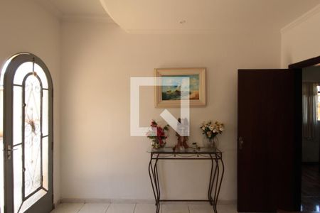 Sala de casa à venda com 5 quartos, 520m² em Santa Mônica, Belo Horizonte