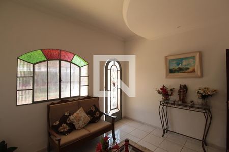 Sala de casa à venda com 5 quartos, 520m² em Santa Mônica, Belo Horizonte