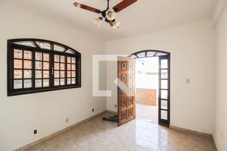 Sala de casa para alugar com 2 quartos, 107m² em Piam, Belford Roxo