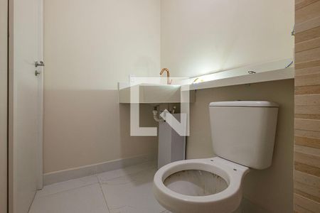 Banheiro de kitnet/studio para alugar com 1 quarto, 24m² em Sumarezinho, São Paulo