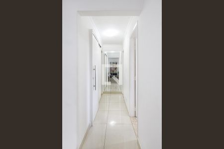 Corredor de apartamento para alugar com 3 quartos, 69m² em Jardim Olympia, São Paulo