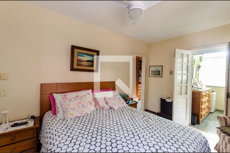 Casa de condomínio à venda com 370m², 5 quartos e 3 vagas Casa de condomínio à venda com 370m², 5 quartos e 3 vagasQuarto 3