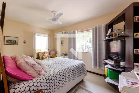 Casa de condomínio à venda com 370m², 5 quartos e 3 vagas Casa de condomínio à venda com 370m², 5 quartos e 3 vagasQuarto 3