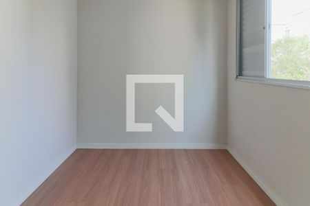 Quarto 2 de apartamento para alugar com 2 quartos, 44m² em Parque Ipê, São Paulo